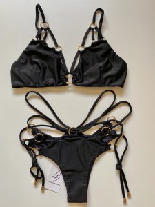 Conjunto Strappy Trilobal Preto